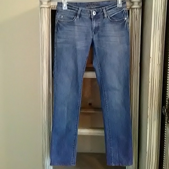 DL1961 Jessica Jeans - Picture 2 of 8